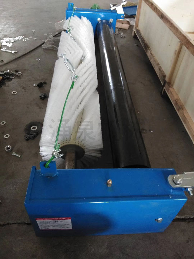 無動(dòng)力滾刷清掃器